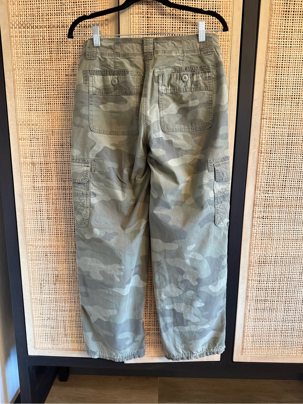 American Eagle Outfitters Women's Camo Cargo Pants - Green - Picture 2 of 9